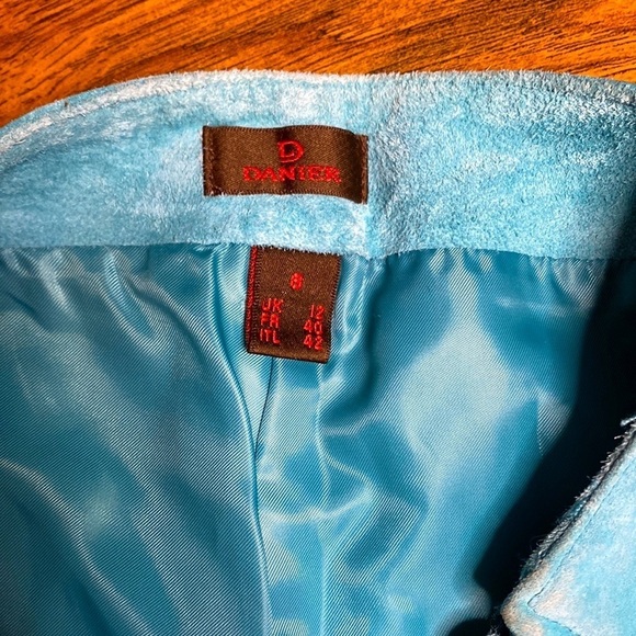 🌷 Danier 🌷 Suede Leather  Aqua Blue Capri Pants - Picture 5 of 8